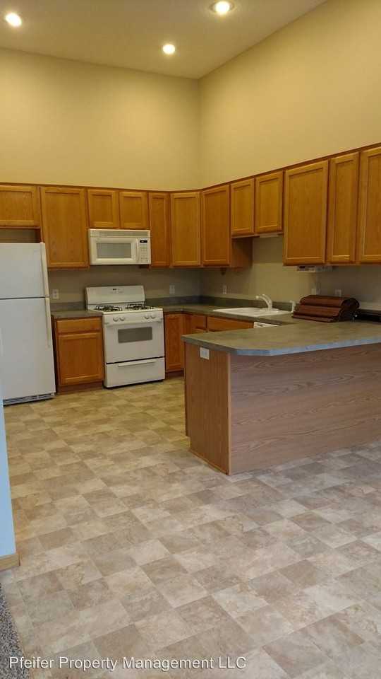 3813 Larabee Ave NE - Photo 2 of 3