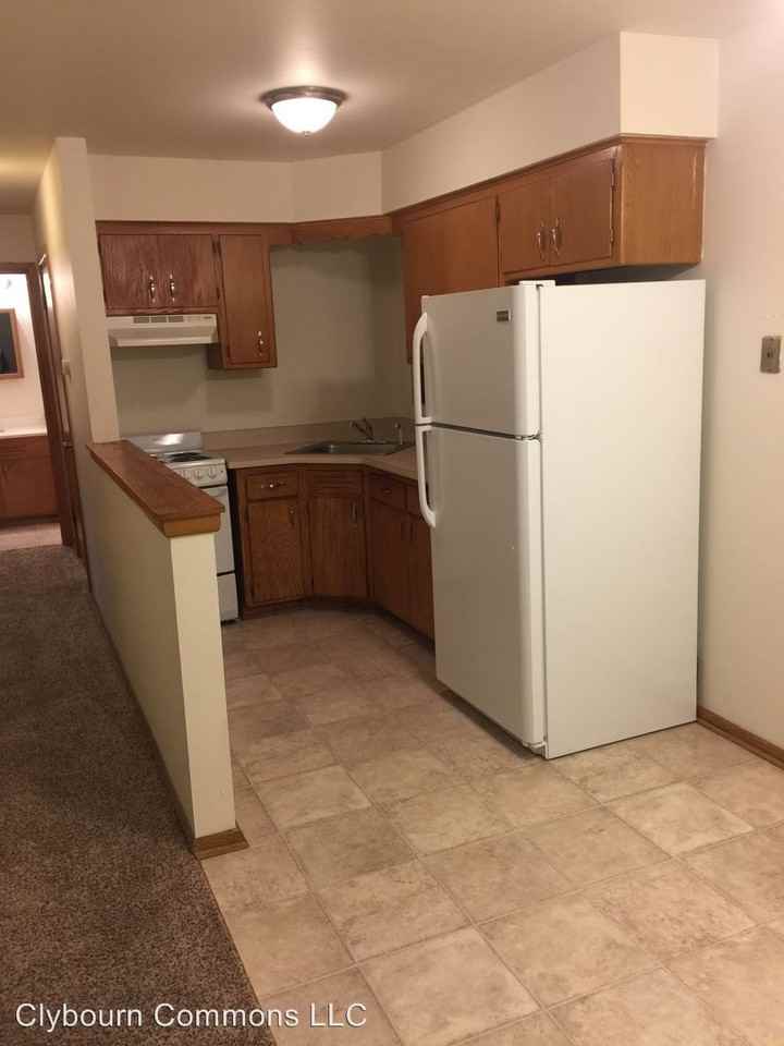 769 N Green Bay Rd 01/24/2017 12:00 AM - Photo 2 of 10