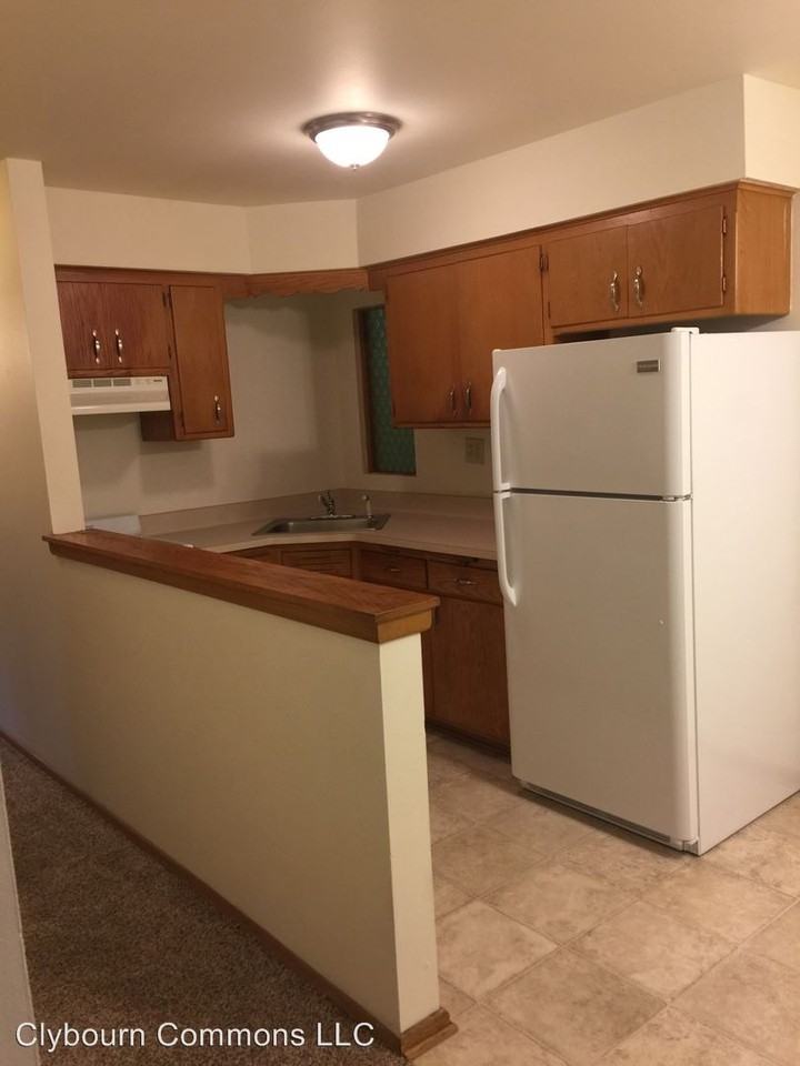 769 N Green Bay Rd 01/24/2017 12:00 AM - Photo 3 of 10