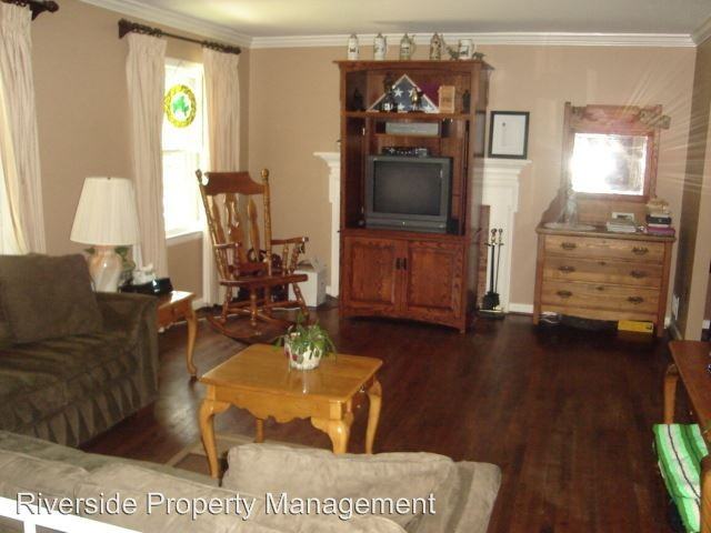 2007 Cool Spring Dr - Photo 3 of 8