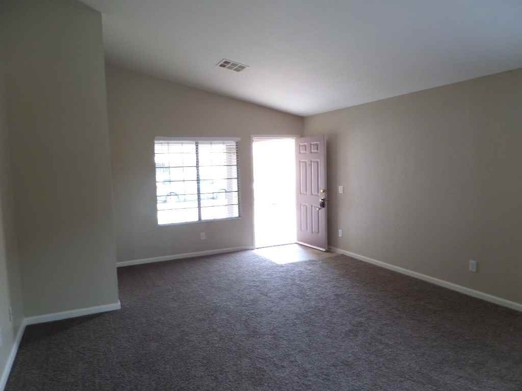 37137 W Amalfi Ave - Photo 3 of 18