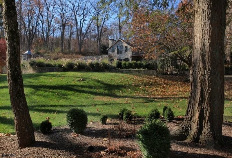 111 Hacklebarney Rd - Photo 3 of 15