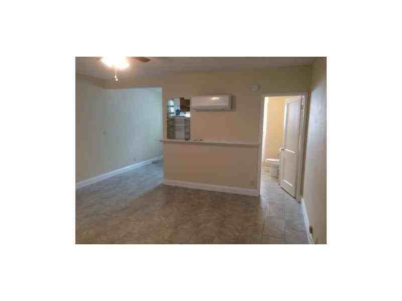 301 Northeast 17th Avenue - Photo 2 of 4