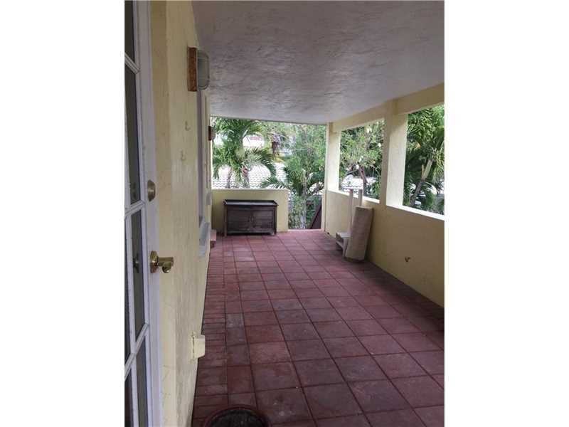 319 Palm Street - Photo 2 of 3