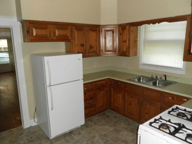 113 E 33rd St - Photo 2 of 12