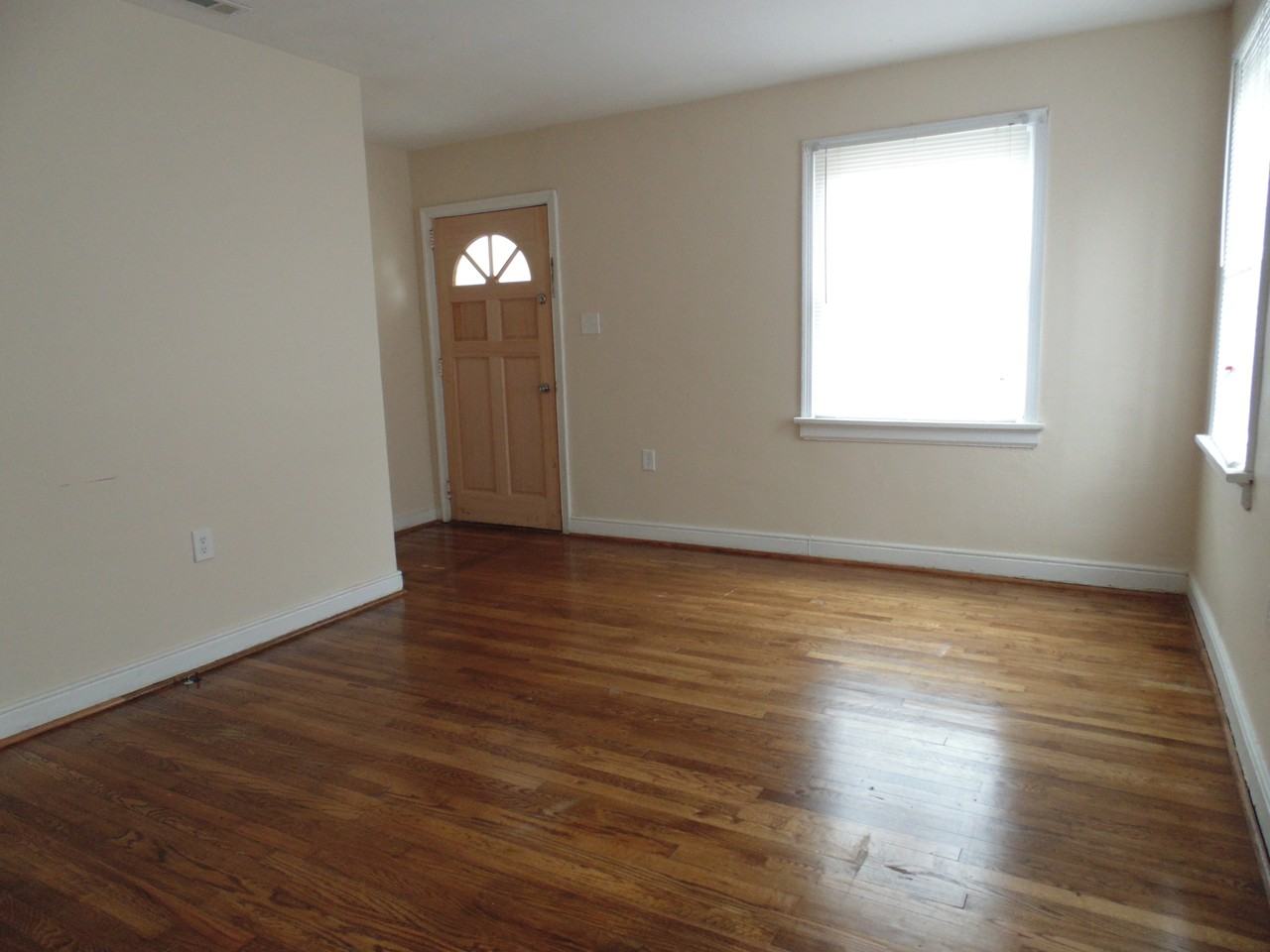 3120 Maurice Ave - Photo 3 of 7