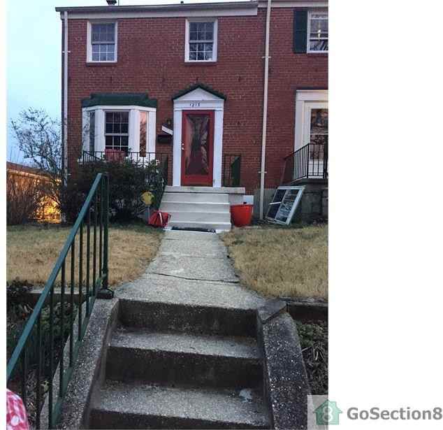 1213 Limit Ave - Photo 2 of 10