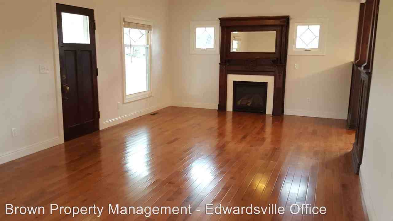 303 Kansas St - Photo 2 of 6