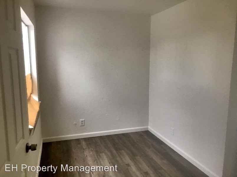 8018 37th Ave - Photo 2 of 7