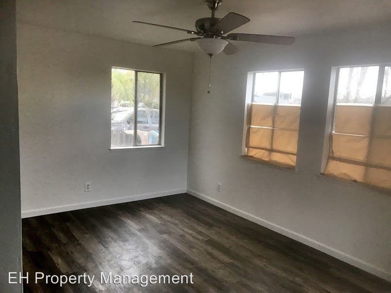 8018 37th Ave - Photo 3 of 7