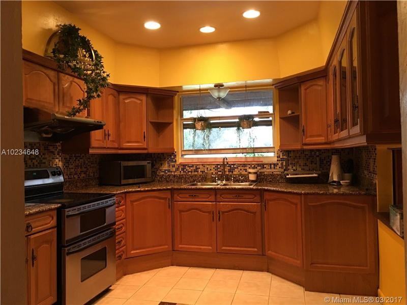 19610 NE 18th Ct - Photo 2 of 10