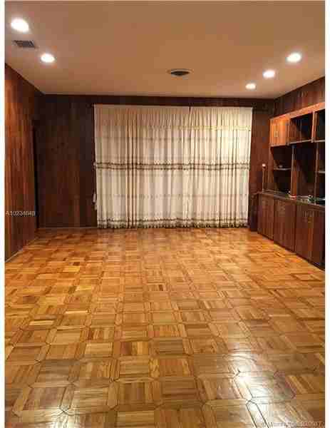 19610 NE 18th Ct - Photo 3 of 10