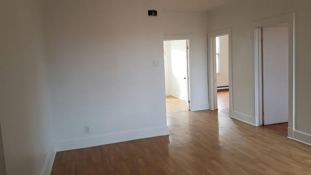 578 4e Avenue, Montréal, QC H8S 2V4 2 Bedroom Apartment