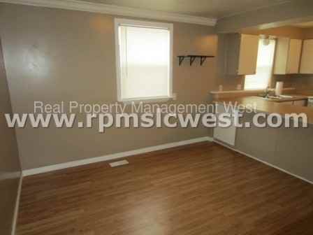 4414 Edgeware Ln - Photo 3 of 10
