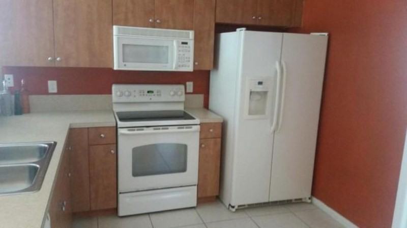 1985 Freeport Dr - Photo 2 of 12