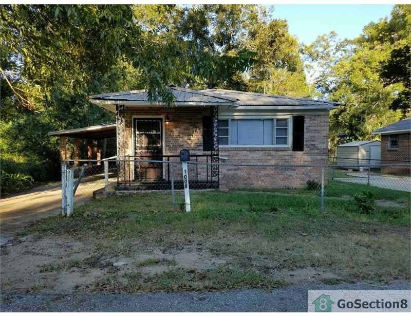 1008 Sample St - Photo 2 of 10