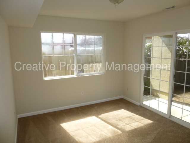 1241 Kenneth St - Photo 3 of 7