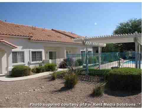 Oakwood Management Company - Townhomes - Photo 3 of 20