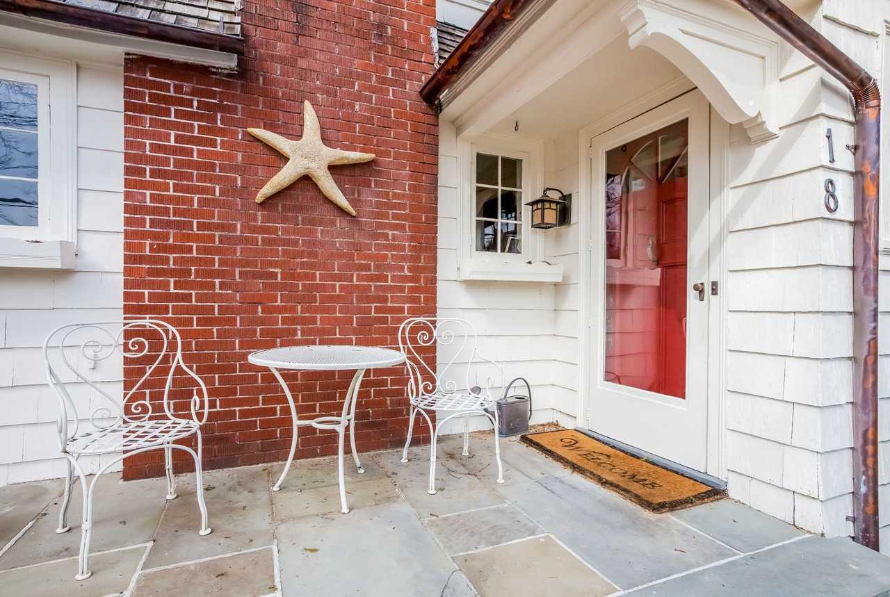 18 E Wharf Rd - Photo 2 of 35