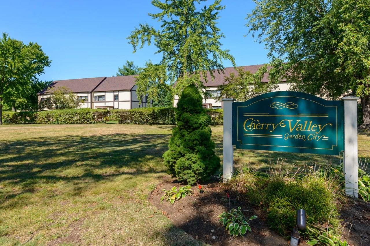 286 Cherry Valley Ave #2A2A2 - Photo 2 of 10