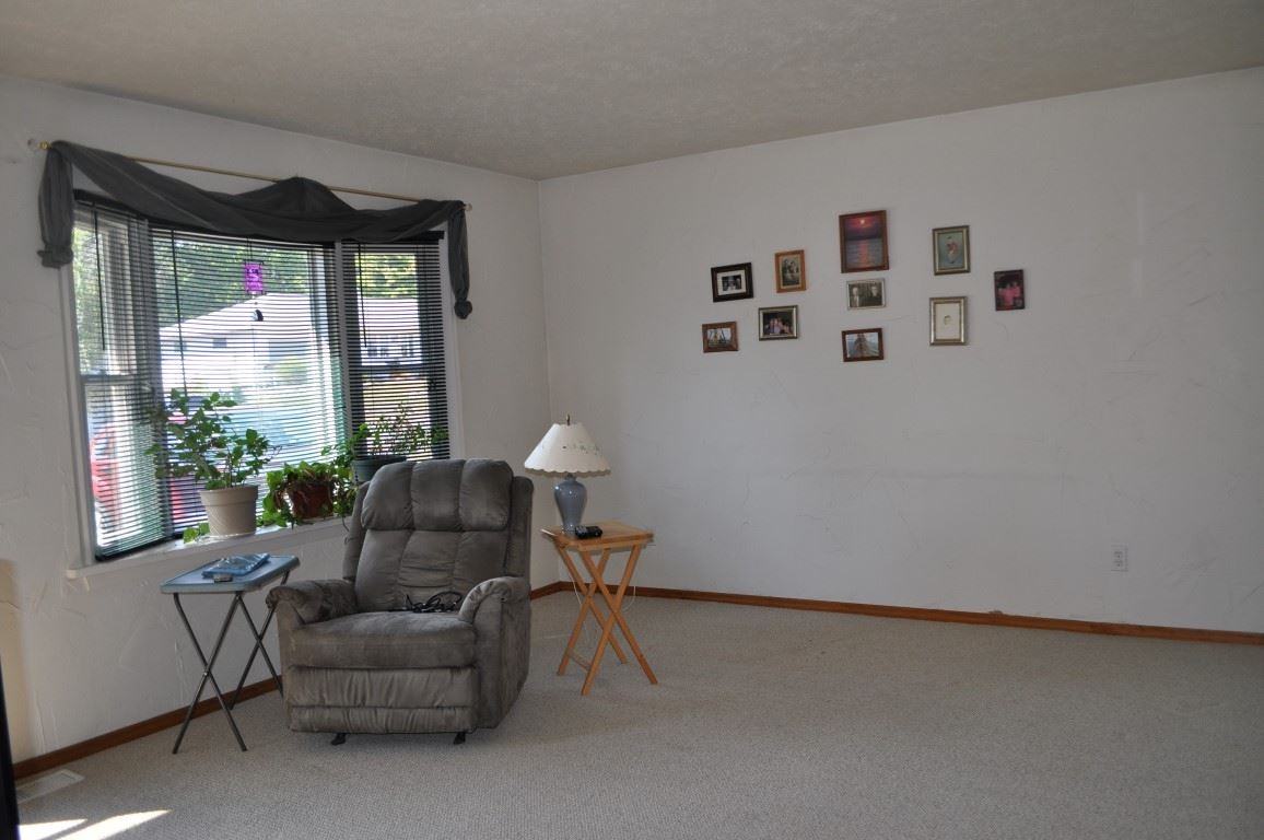 2816 Stanford Ave - Photo 3 of 15