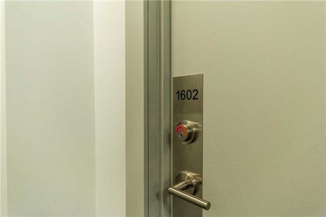 68 Shuter Street #1602