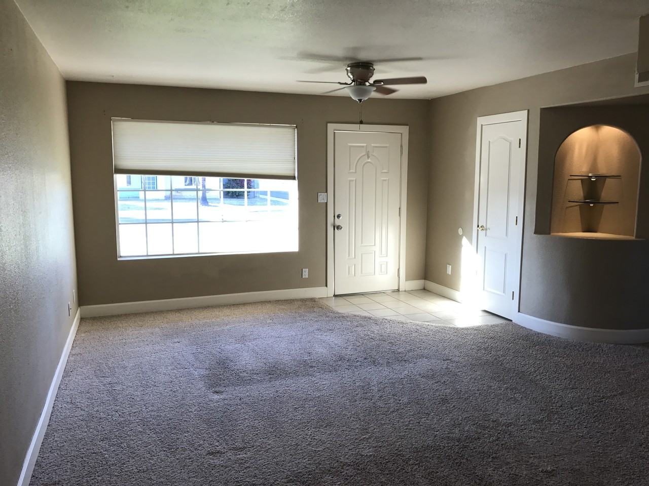 410 W Santa Cruz Dr - Photo 3 of 9