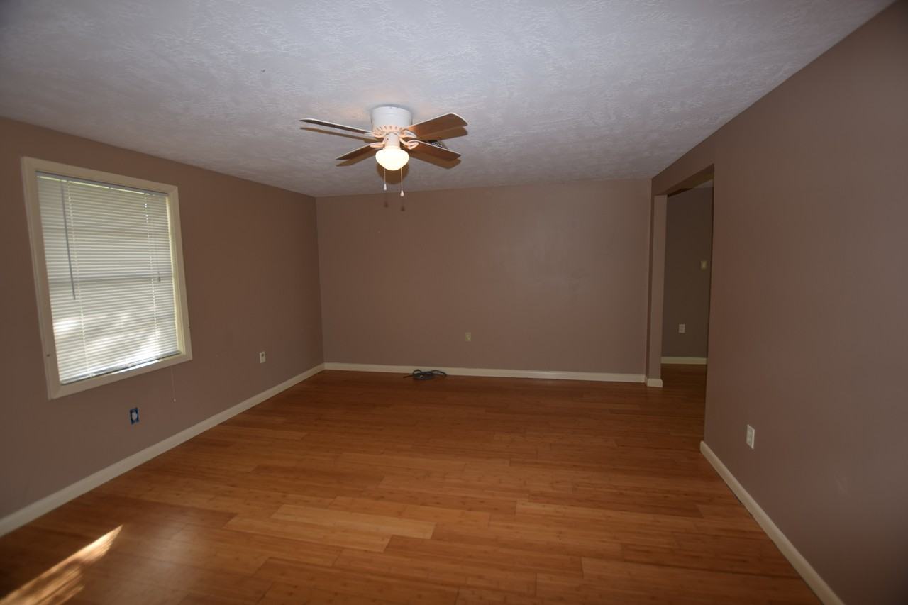 292 Granger Ln - Photo 2 of 10