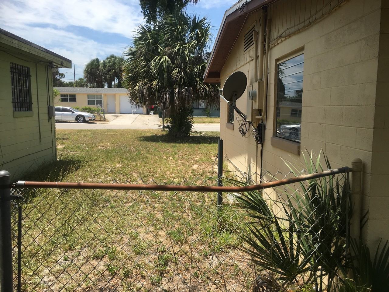 1005 Lewis Dr - Photo 3 of 27