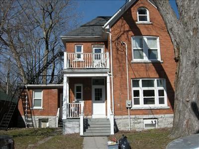 397 Brock St - Photo 3 of 16