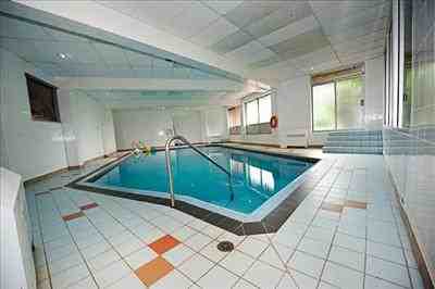 4 Franklyn Ct - Photo 3 of 10