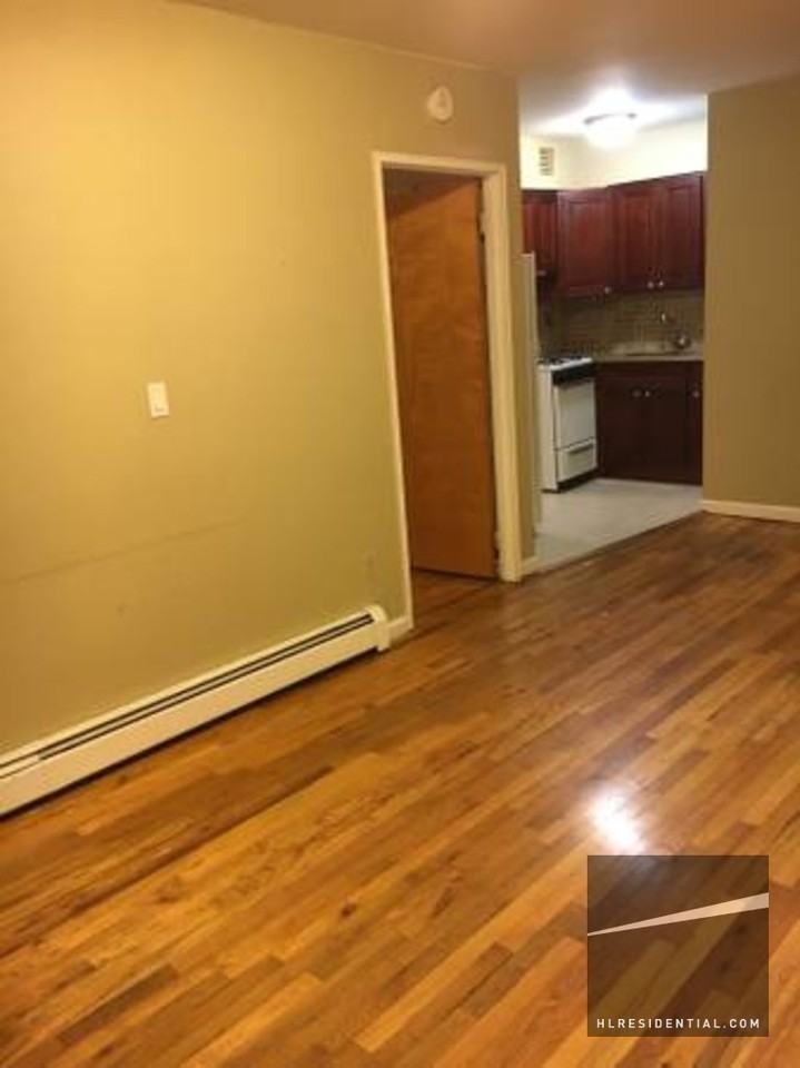 65-06 163rd St 3 - Photo 2 of 5