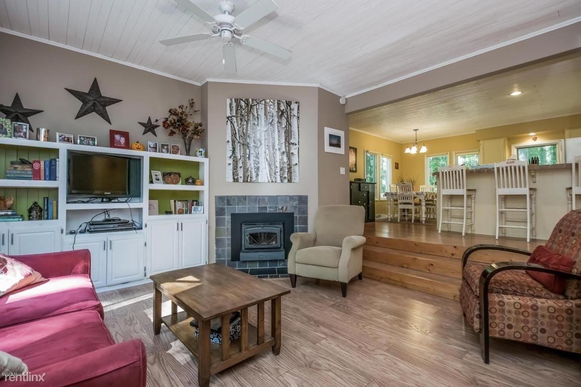 10909 Bennett St SE - Photo 3 of 10