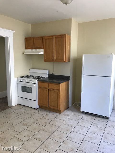 766 George St - Photo 2 of 7