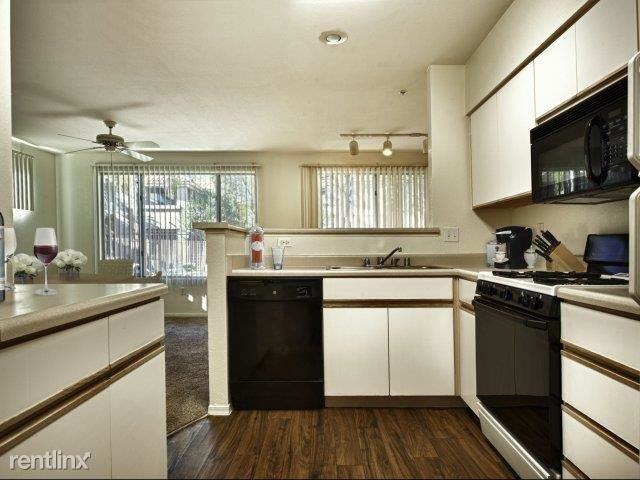1, 2 and 3 bedrooms with great prices - Photo 3 of 4