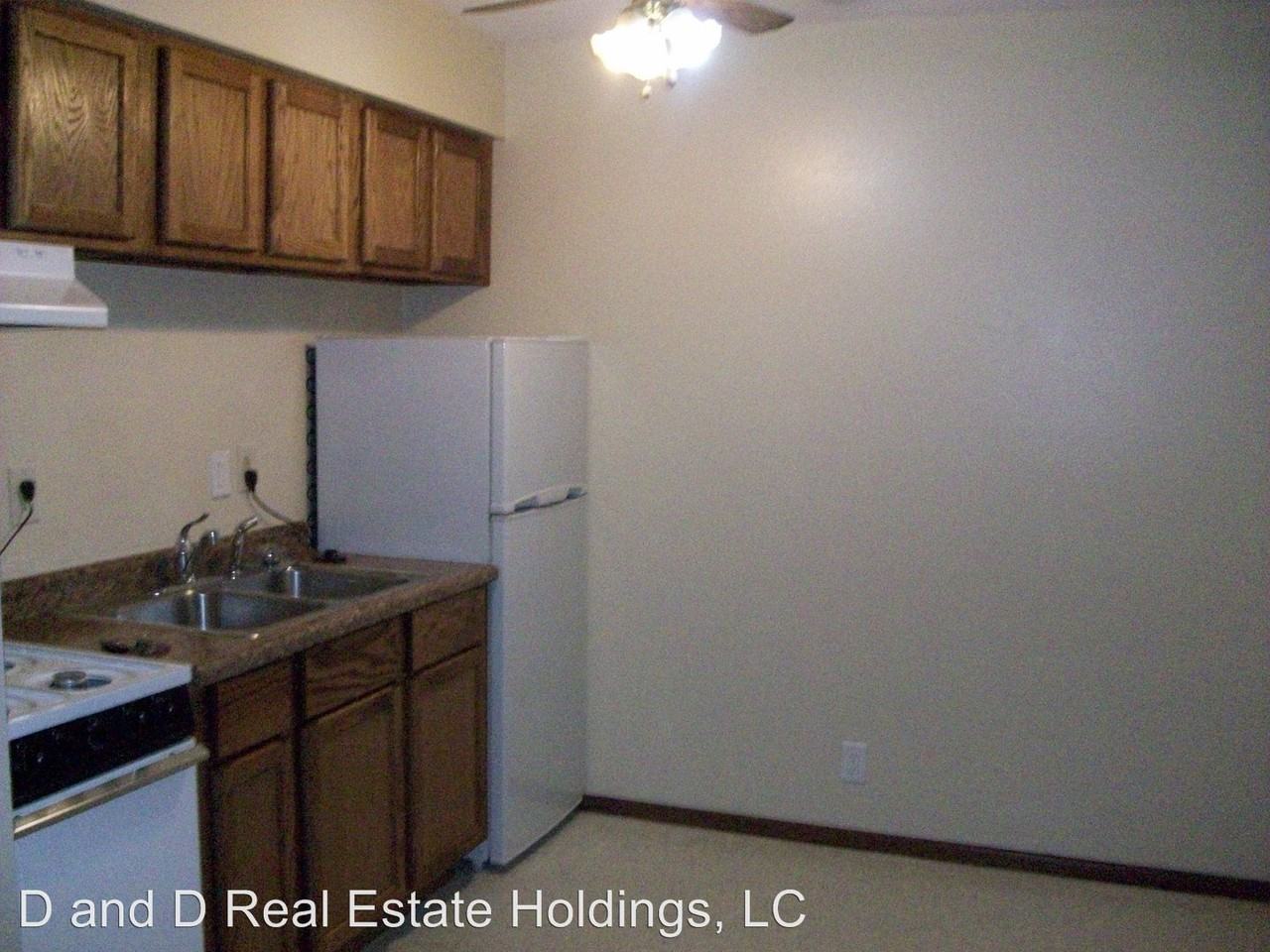 1553 E Ave NE - Photo 2 of 3