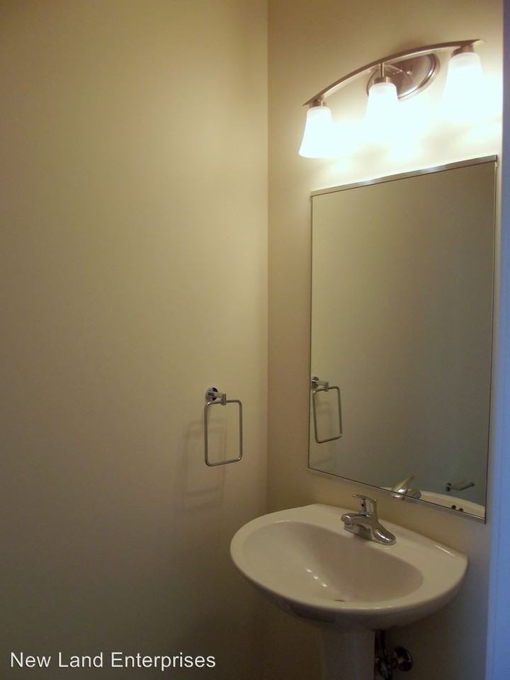 2650-2656 N HUMBOLDT BLVD - Photo 2 of 11