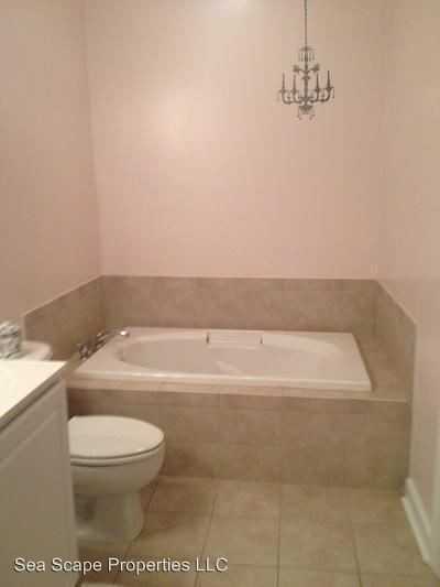 561 Garden Terrace Dr #303 - Photo 3 of 8