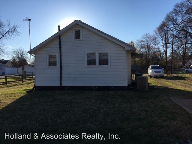 108 S Hamilton St - Photo 2 of 8