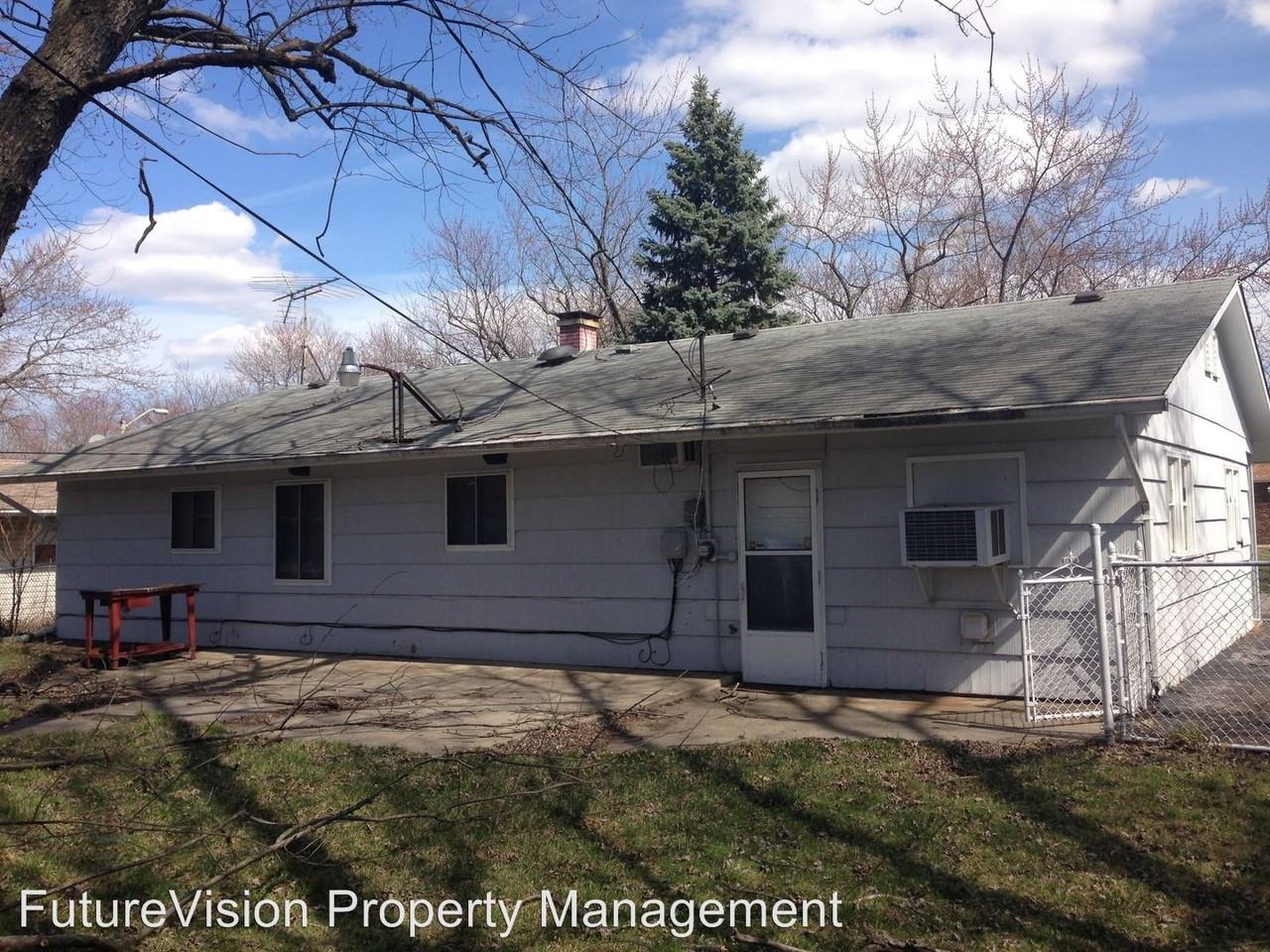 21836 Orion Ave - Photo 2 of 8