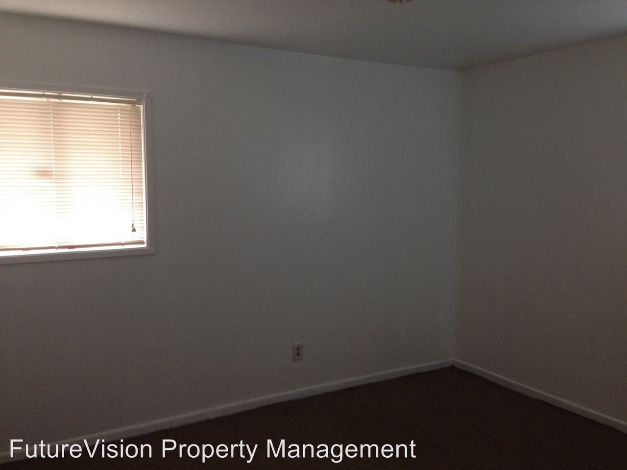21836 Orion Ave - Photo 3 of 8