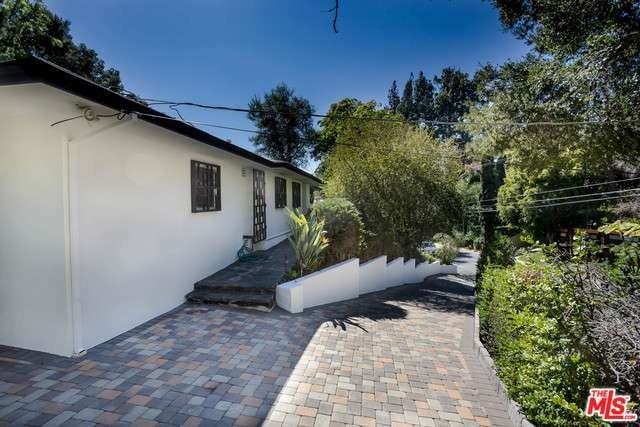 2740 Hutton Dr - Photo 2 of 12