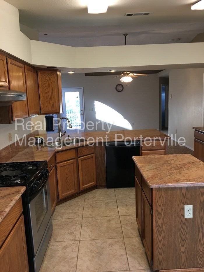 1800 Fairhaven Ave - Photo 2 of 3