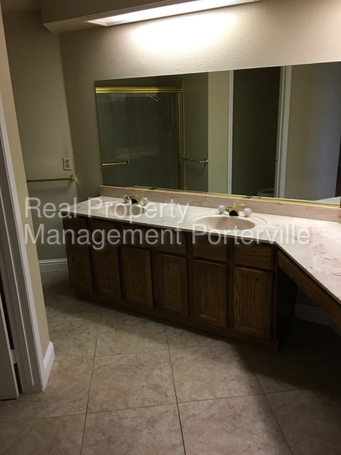 1800 Fairhaven Ave - Photo 3 of 3