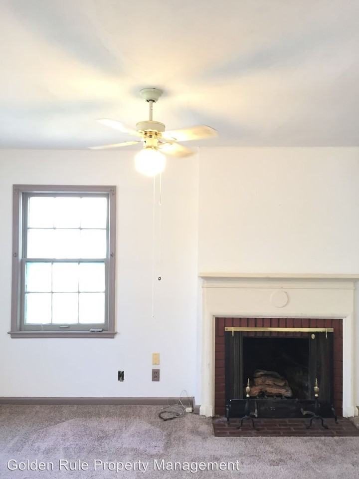 212 Curtis St - Photo 3 of 25