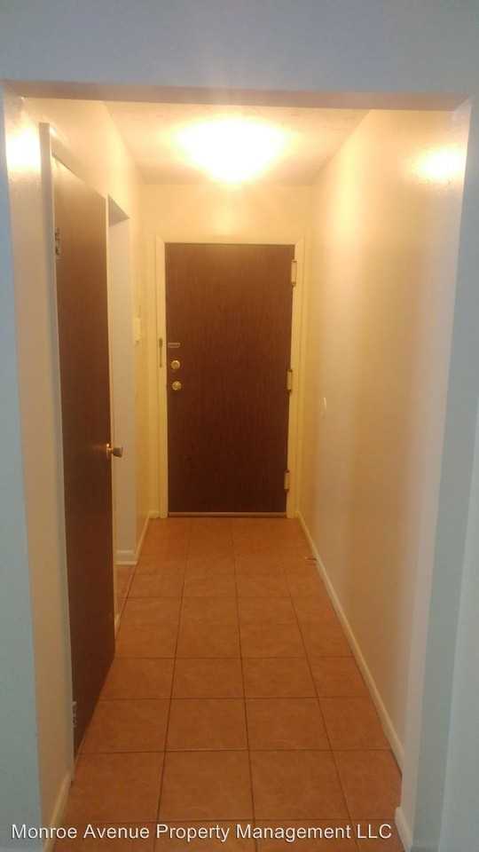 29-1 Lacroix Ct Dr #D - Photo 3 of 50