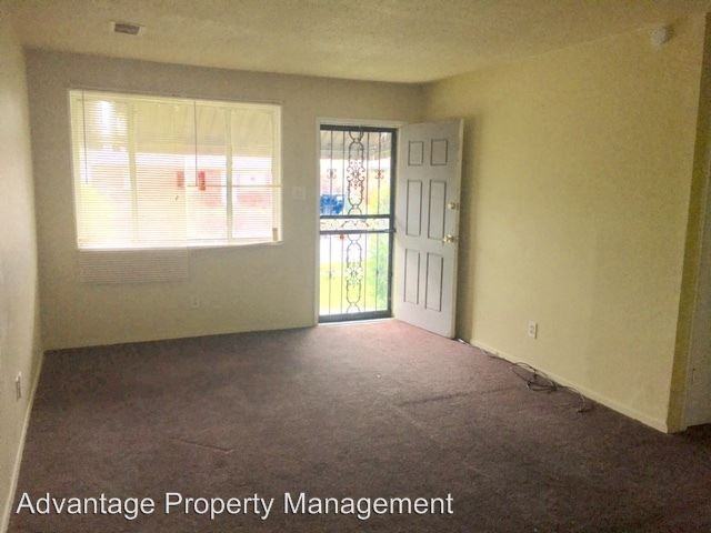 2772 Jolson Ave - Photo 3 of 8