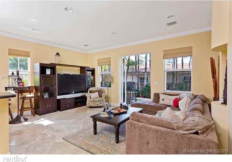 802 SW 13th St - Photo 3 of 12