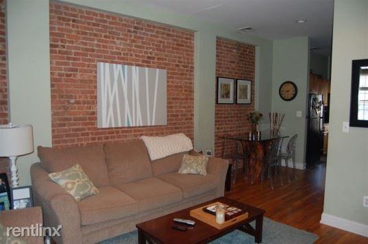 304 Washington St - Photo 3 of 6