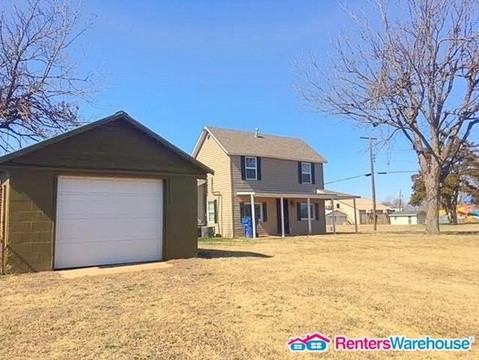 123 Pecan St - Photo 2 of 19